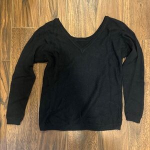 Feel The Piece Black V-Neck Sweater